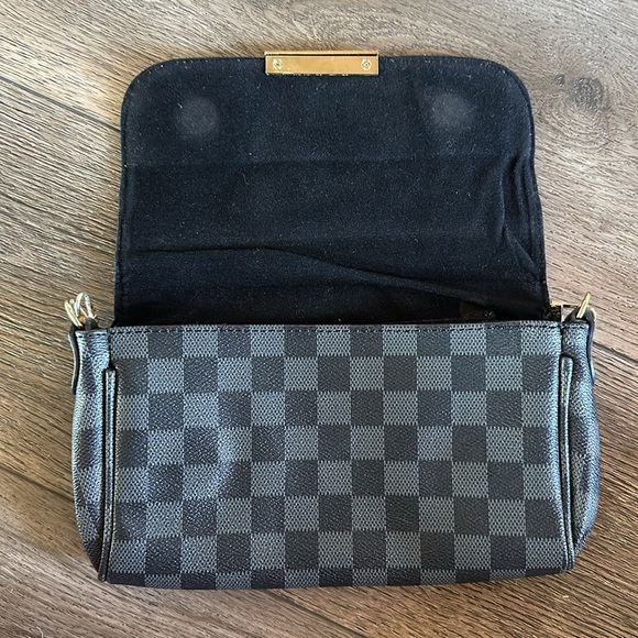 Louis Vuitton Bag - Picture 4 of 5